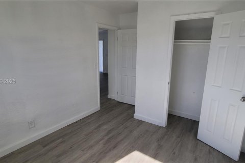 Apartamento en alquiler en Miami, Florida, 2 dormitorios, 78.97 m2 № 2153165 - foto 5