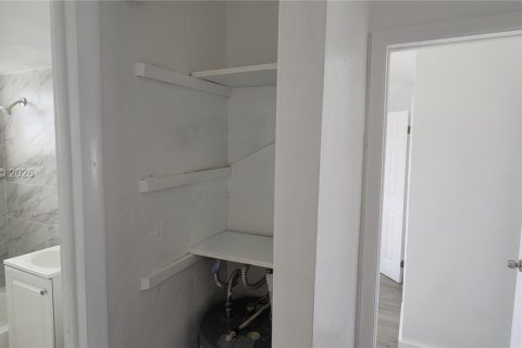 Apartamento en alquiler en Miami, Florida, 2 dormitorios, 78.97 m2 № 2153165 - foto 10