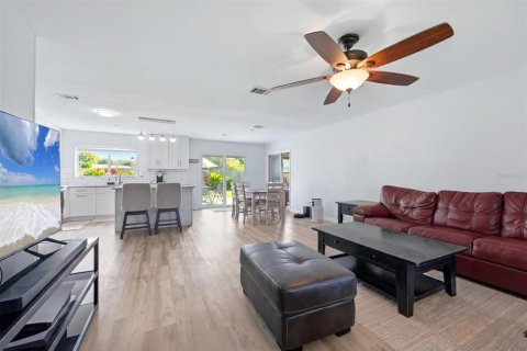 Villa ou maison à vendre à North Port, Floride: 3 chambres, 127.83 m2 № 2150337 - photo 5