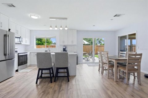 Villa ou maison à vendre à North Port, Floride: 3 chambres, 127.83 m2 № 2150337 - photo 11
