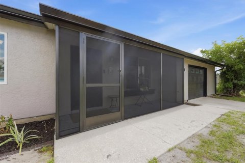 Villa ou maison à vendre à North Port, Floride: 3 chambres, 127.83 m2 № 2150337 - photo 3
