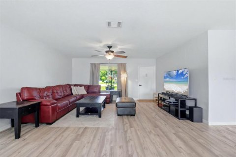 Villa ou maison à vendre à North Port, Floride: 3 chambres, 127.83 m2 № 2150337 - photo 4