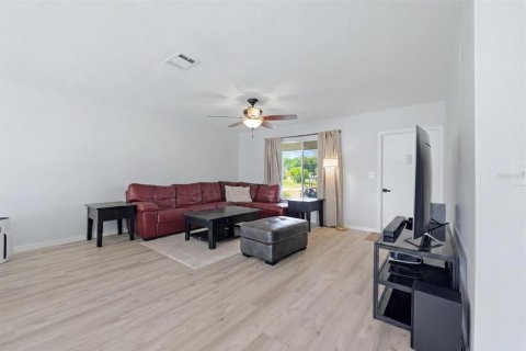 Villa ou maison à vendre à North Port, Floride: 3 chambres, 127.83 m2 № 2150337 - photo 10