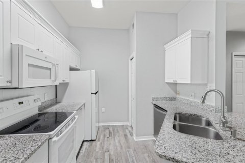 Copropriété à louer à Sarasota, Floride: 2 chambres, 119.75 m2 № 2093428 - photo 10
