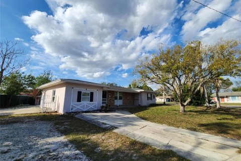 Villa ou maison à vendre à Spring Hill, Floride: 4 chambres, 109.25 m2 № 1718513 - photo 2