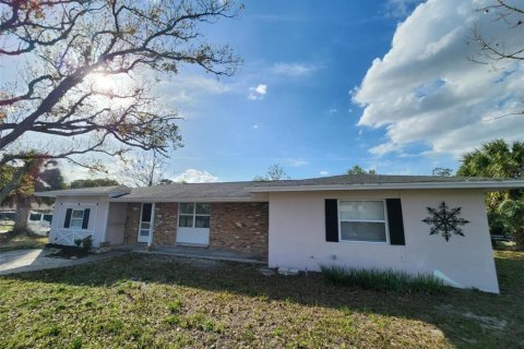 Villa ou maison à vendre à Spring Hill, Floride: 4 chambres, 109.25 m2 № 1718513 - photo 1