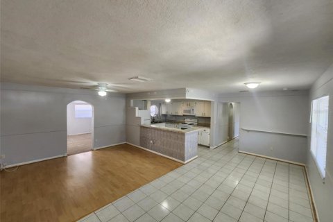 Villa ou maison à vendre à Spring Hill, Floride: 4 chambres, 109.25 m2 № 1718513 - photo 4