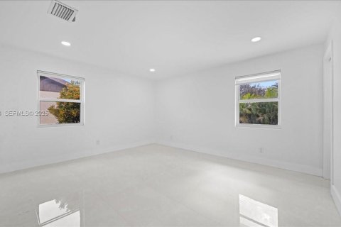 Купить виллу или дом в Дейви, Флорида 4 спальни, 132.01м2, № 1990878 - фото 8