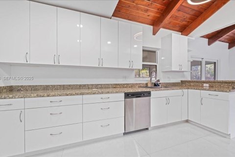 Купить виллу или дом в Дейви, Флорида 4 спальни, 132.01м2, № 1990878 - фото 5