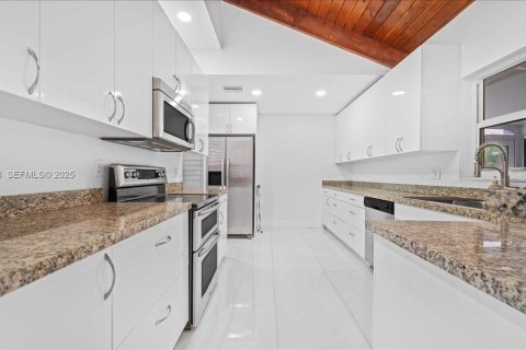 Купить виллу или дом в Дейви, Флорида 4 спальни, 132.01м2, № 1990878 - фото 4