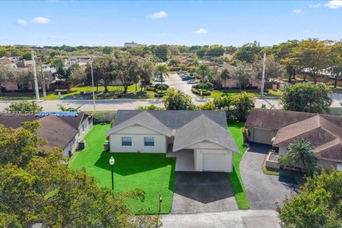 Купить виллу или дом в Дейви, Флорида 4 спальни, 132.01м2, № 1990878 - фото 14