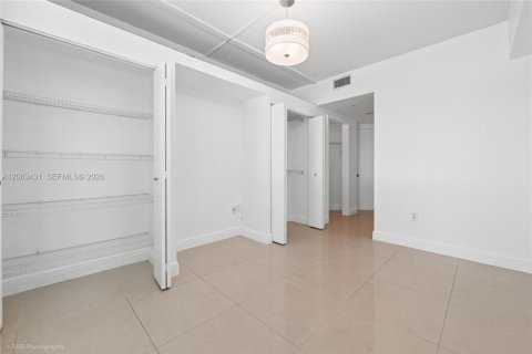 Copropriété à louer à Miami, Floride: 2 chambres, 105.35 m2 № 2281880 - photo 9
