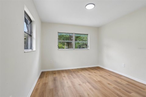 House in Tampa, Florida 2 bedrooms, 80.27 sq.m. № 2232395 - photo 10