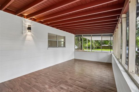 House in Tampa, Florida 2 bedrooms, 80.27 sq.m. № 2232395 - photo 22
