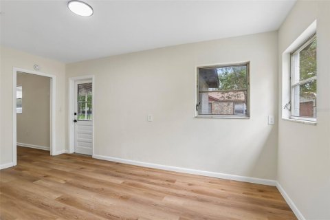 House in Tampa, Florida 2 bedrooms, 80.27 sq.m. № 2232395 - photo 11