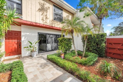 Adosado en venta en Hollywood, Florida, 3 dormitorios, 152.36 m2 № 1992328 - foto 4