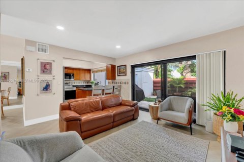 Adosado en venta en Hollywood, Florida, 3 dormitorios, 152.36 m2 № 1992328 - foto 9