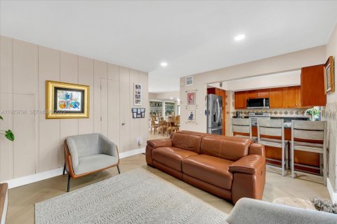 Adosado en venta en Hollywood, Florida, 3 dormitorios, 152.36 m2 № 1992328 - foto 10