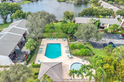 Adosado en venta en Hollywood, Florida, 3 dormitorios, 152.36 m2 № 1992328 - foto 30