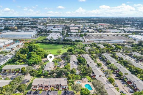 Adosado en venta en Hollywood, Florida, 3 dormitorios, 152.36 m2 № 1992328 - foto 5