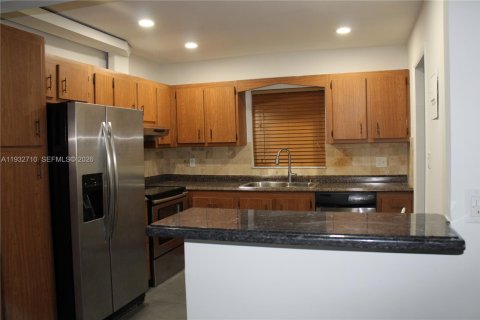 Condominio en alquiler en Dania Beach, Florida, 2 dormitorios, 98.48 m2 № 2088633 - foto 5