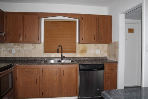 Condominio en alquiler en Dania Beach, Florida, 2 dormitorios, 98.48 m2 № 2088633 - foto 6
