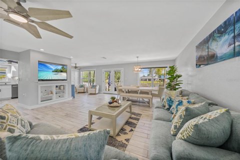 Casa en venta en Port Charlotte, Florida, 3 dormitorios, 137.96 m2 № 1899184 - foto 6