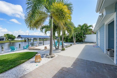 Casa en venta en Port Charlotte, Florida, 3 dormitorios, 137.96 m2 № 1899184 - foto 28