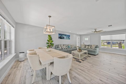 Casa en venta en Port Charlotte, Florida, 3 dormitorios, 137.96 m2 № 1899184 - foto 4