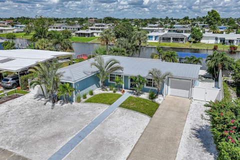 Casa en venta en Port Charlotte, Florida, 3 dormitorios, 137.96 m2 № 1899184 - foto 2