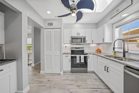 Casa en venta en Port Charlotte, Florida, 3 dormitorios, 137.96 m2 № 1899184 - foto 13