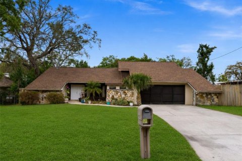 Casa en Spring Hill, Florida 3 dormitorios, 157.93 m2 № 2142768