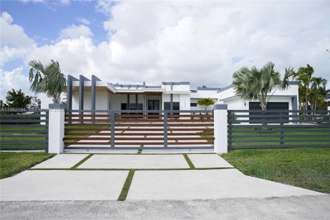 Casa en venta en Miami, Florida, 5 dormitorios, 334.45 m2 № 2045273 - foto 13
