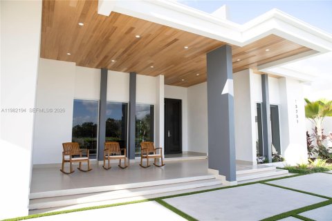 Casa en venta en Miami, Florida, 5 dormitorios, 334.45 m2 № 2045273 - foto 15