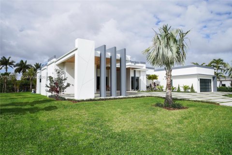 Casa en venta en Miami, Florida, 5 dormitorios, 334.45 m2 № 2045273 - foto 7