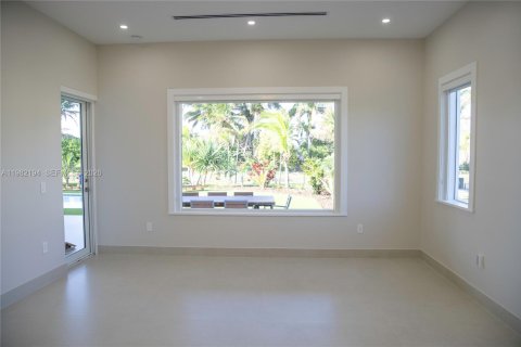 Casa en venta en Miami, Florida, 5 dormitorios, 334.45 m2 № 2045273 - foto 28