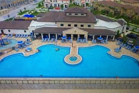 Townhouse in Miami, Florida 4 bedrooms, 174.28 sq.m. № 1997432 - photo 20