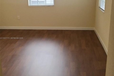 Townhouse in Miami, Florida 4 bedrooms, 174.28 sq.m. № 1997432 - photo 10