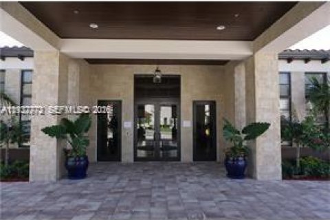 Townhouse in Miami, Florida 4 bedrooms, 174.28 sq.m. № 1997432 - photo 18