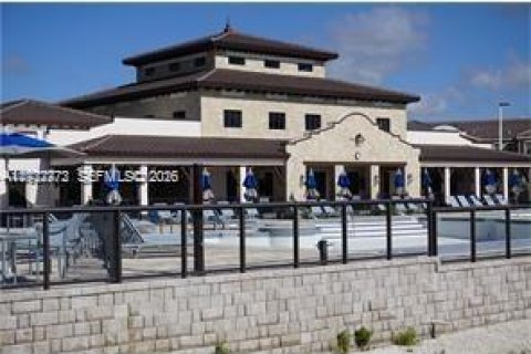 Townhouse in Miami, Florida 4 bedrooms, 174.28 sq.m. № 1997432 - photo 21