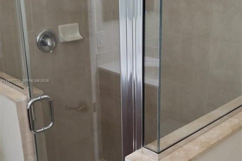 Townhouse in Miami, Florida 4 bedrooms, 174.28 sq.m. № 1997432 - photo 6