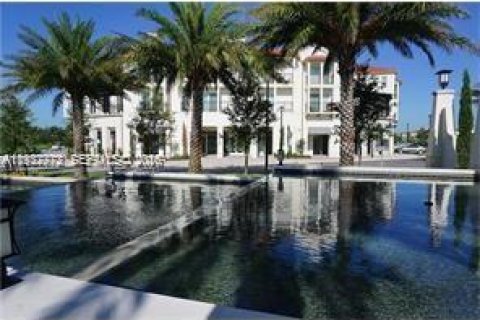 Townhouse in Miami, Florida 4 bedrooms, 174.28 sq.m. № 1997432 - photo 22