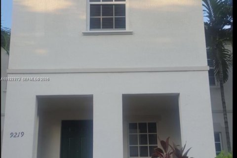 Townhouse in Miami, Florida 4 bedrooms, 174.28 sq.m. № 1997432