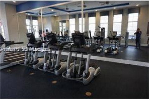 Townhouse in Miami, Florida 4 bedrooms, 174.28 sq.m. № 1997432 - photo 19