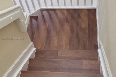 Townhouse in Miami, Florida 4 bedrooms, 174.28 sq.m. № 1997432 - photo 3