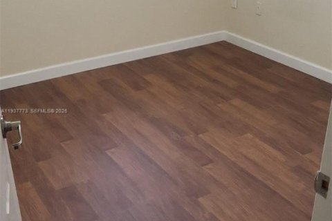 Townhouse in Miami, Florida 4 bedrooms, 174.28 sq.m. № 1997432 - photo 12