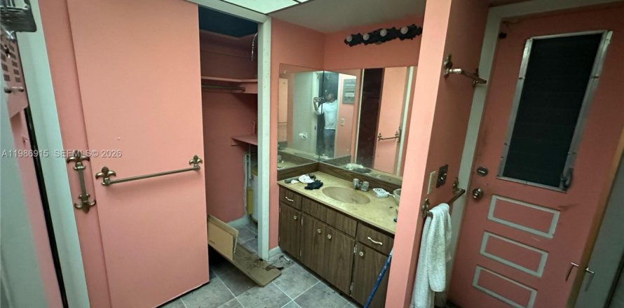 Дом в Дания-Бич, Флорида 3 спальни, 189.71м2 № 2048879