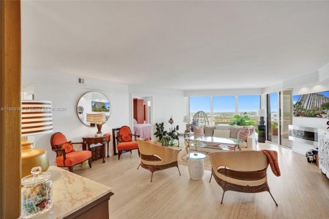 Condominio en venta en Miami, Florida, 2 dormitorios, 117.8 m2 № 1875648 - foto 4