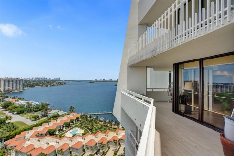 Condominio en venta en Miami, Florida, 2 dormitorios, 117.8 m2 № 1875648 - foto 28