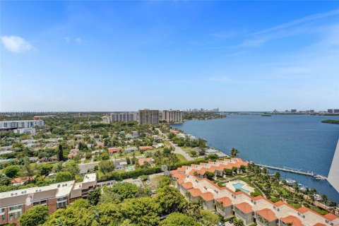 Condominio en venta en Miami, Florida, 2 dormitorios, 117.8 m2 № 1875648 - foto 29